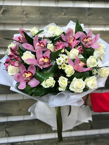 Букет цветов из: Розы и Хризантемы в Уссурийске