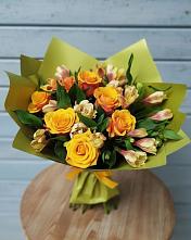 Букет цветов из:  Альстромерии и Розы в Уссурийске