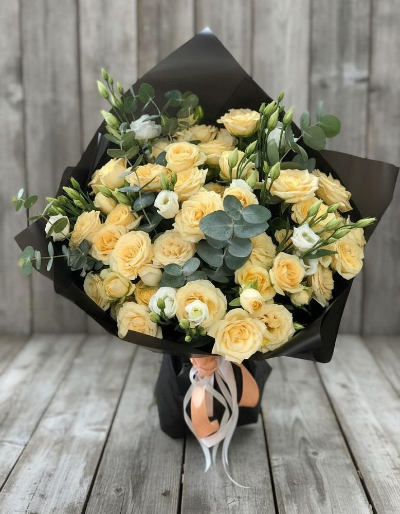 Букет цветов из: Розы и Лизиантусы в Уссурийске