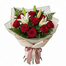 Букет цветов из:  Лилии и Розы в Уссурийске