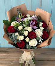 Букет цветов из:  Розы и Альстромерии в Уссурийске