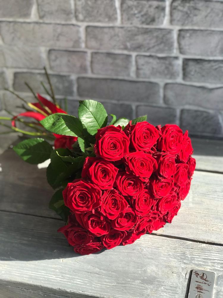 Букет Красные розы Фридом в Уссурийске