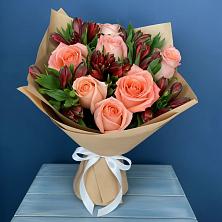 Букет цветов из:  Розы и Альстромерии в Уссурийске