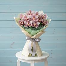 Букет цветов из:  Орхидеи и Розы в Уссурийске