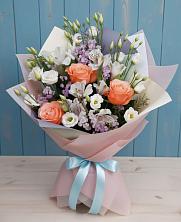 Букет цветов из:  Лизиантусы, Розы, Альстромерии и Гипсофила в Уссурийске