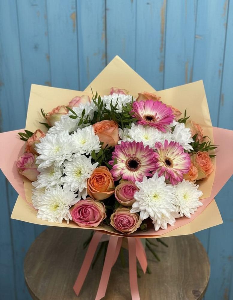 Букет цветов из: Розы, Герберы и Хризантемы в Уссурийске