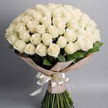 Букет 101 беля роза Белоснежка в Уссурийске