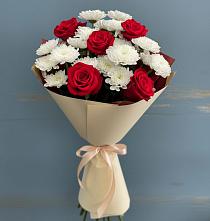 Букет цветов из:  Розы и Хризантемы в Уссурийске