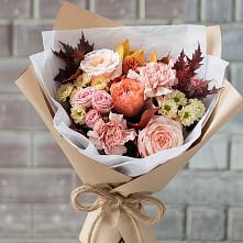 Букет цветов из:  Гвоздики, Хризантемы и Розы в Уссурийске
