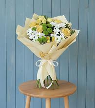 Букет цветов из:  Хризантемы и Розы в Уссурийске