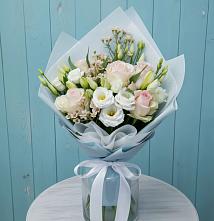 Букет цветов из:  Розы и Лизиантусы в Уссурийске