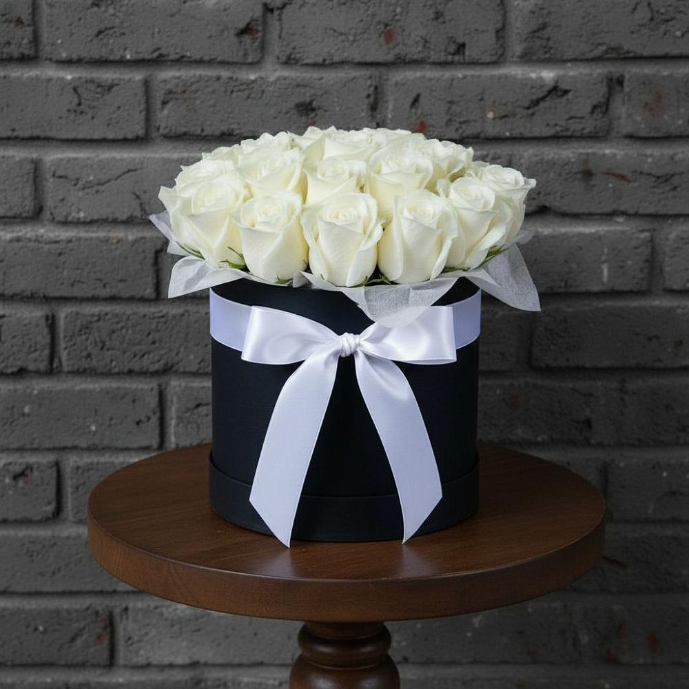 Цветочная композиция из Розы в шляпной коробке в Уссурийске