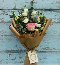 Букет цветов из:  Розы и Лизиантусы в Уссурийске