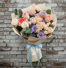 Букет цветов из:  Розы, Лизиантусы и Гвоздики #REPLACE_PRED# Уссурийске
