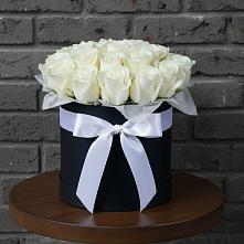 Цветочная композиция из Розы в шляпной коробке в Уссурийске