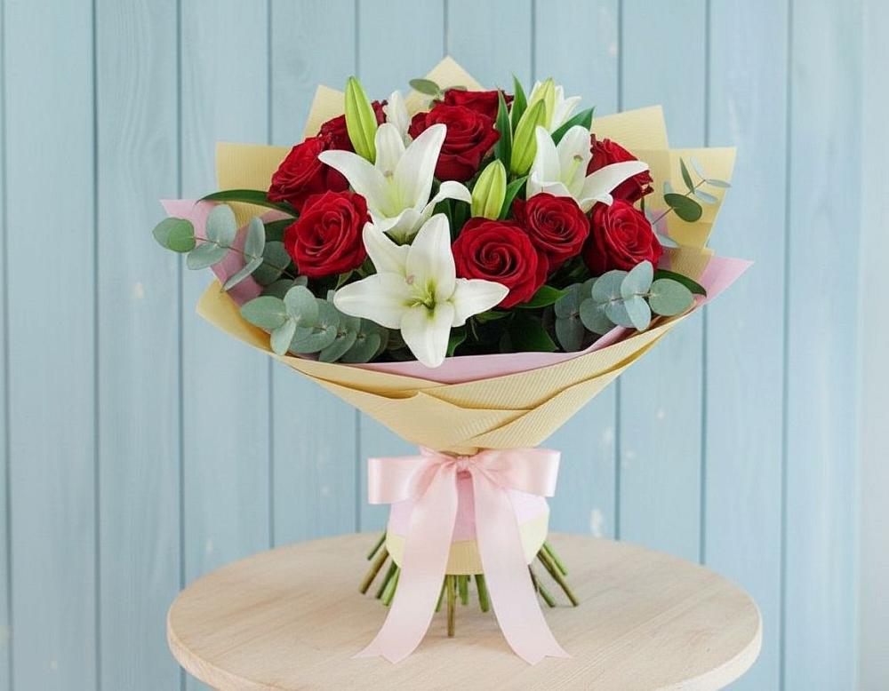 Букет цветов из: Лилии и Розы в Уссурийске