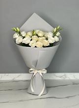 Букет цветов из:  Розы и Лизиантусы в Уссурийске